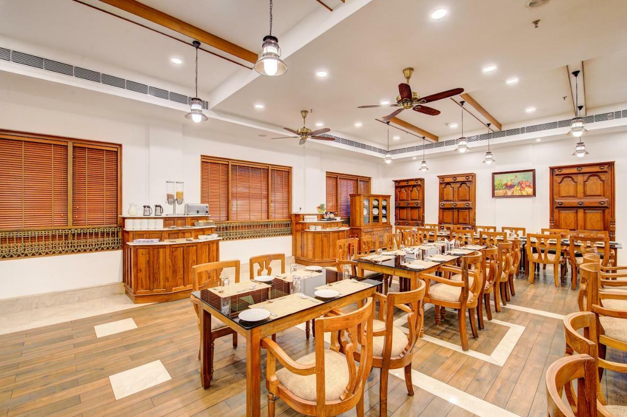 สเตอร์ลิง คุรุวายูร Hotel กูรูวาเยอร์ ภายนอก รูปภาพ