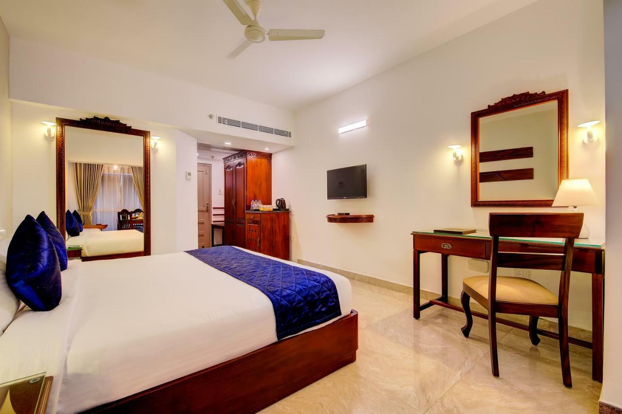 สเตอร์ลิง คุรุวายูร Hotel กูรูวาเยอร์ ภายนอก รูปภาพ